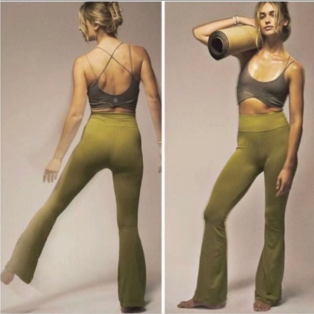 Good Karma Flare Leggings NWOT